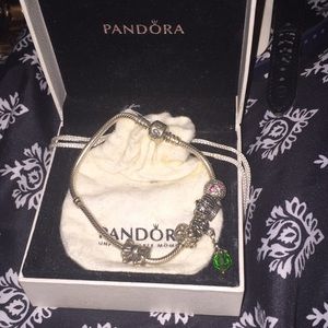 💎💎Pandora bracelet with charm included💎💎